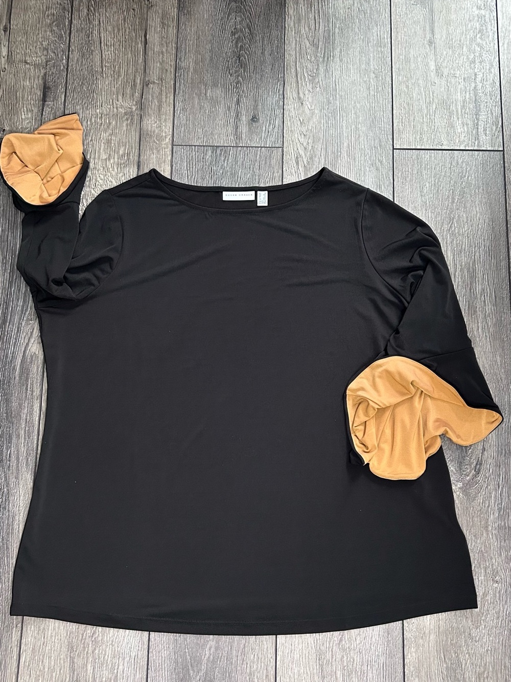 Susan Graver 1X Black Bell Sleeve Top Gold Contrast Liquid Knit Plus Size - Picture 4 of 15